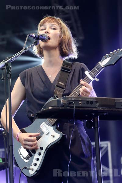 MINA TINDLE - 2015-06-25 - PARIS - Place de la Republique - 